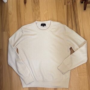 Cream women’s Quince cashmere long sleeve sweater, size L. Some pilling.